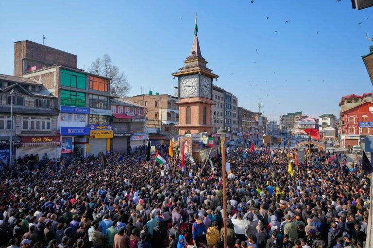 खामेनेई की मौत के बाद लखनऊ, दिल्ली और कश्मीर में विरोध प्रदर्शन; कई शहरों में सुरक्षा कड़ी