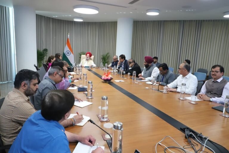 पेट्रोल-डीजल और कच्चे तेल पर सरकार का बड़ा बयान, 24×7 कंट्रोल रूम शुरू