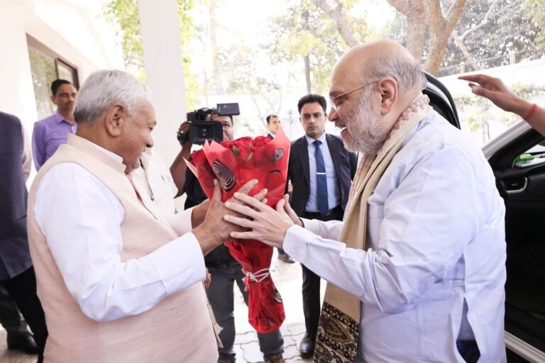 BREAKING NEWS  नीतीश कुमार और नितिन नवीन ने अमित शाह की मौजूदगी में राज्यसभा के लिए दाखिल किया नामांकन