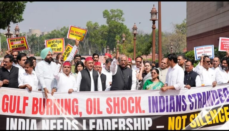 नरेंद्र भी गायब, सिलेंडर भी गायब! LPG संकट पर विपक्ष का संसद में जोरदार प्रदर्शन