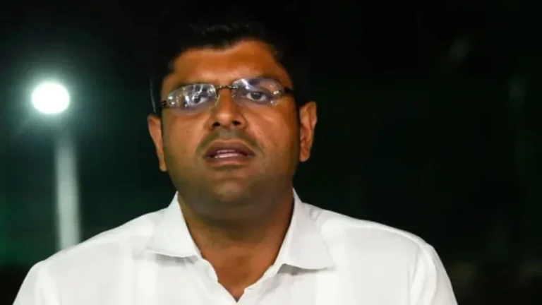 गाड़ी रोकी, पिस्तौल तानी: हरियाणा पुलिस पर दुष्यंत चौटाला का गंभीर आरोप