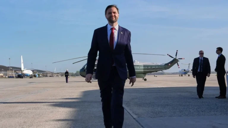 ईरान से शांति वार्ता के लिए आखिर क्यों चुने गए JD Vance? इस्लामाबाद बातचीत के पीछे की पूरी कहानी