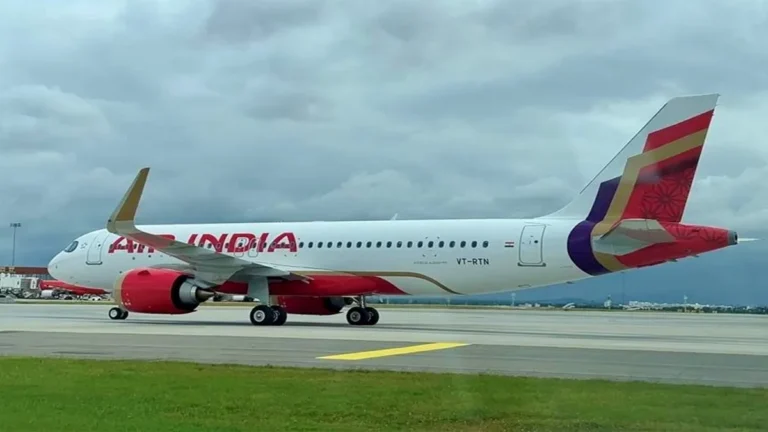 फ्यूल सरचार्ज का झटका: 8 अप्रैल से महंगी होंगी Air India की उड़ानें