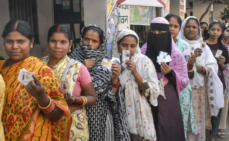 रिकॉर्ड वोटिंग से गूंजे बंगाल और तमिलनाडु, जनता ने दिखाया लोकतंत्र पर भरोसा