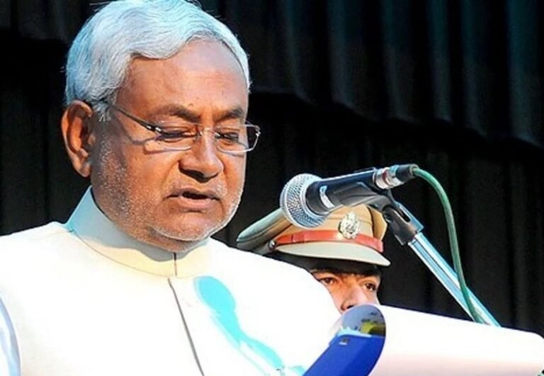 मुख्यमंत्री नीतीश ने ली राज्यसभा सांसद पद की शपथ, बड़ा सवाल—DGP से सिपाही कौन बनना चाहता है?