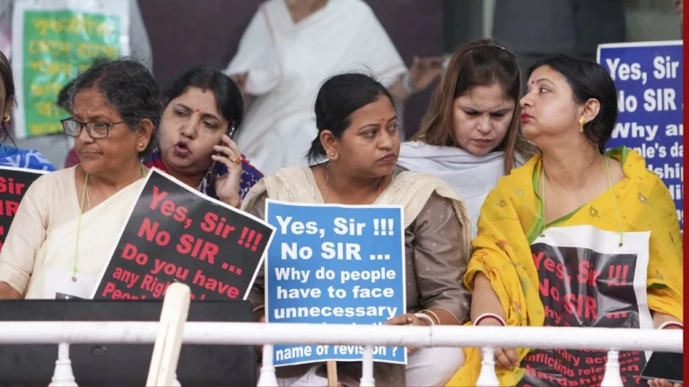 बंगाल में नाम हटते ही मौत मांगने को मजबूर हुए 6 लोग, राष्ट्रपति के पास पहुंची ‘इच्छा मृत्यु’ की अर्जी – SIR के नाम पर क्या लोकतंत्र का गला घोंटा जा रहा है?