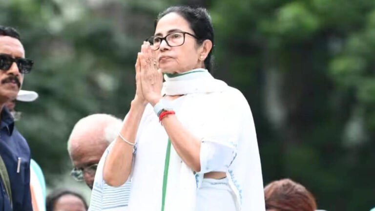 ना घर, ना गाड़ी… सादगी में जीती हैं ममता बनर्जी, कुल संपत्ति जानकर चौंक जाएंगे