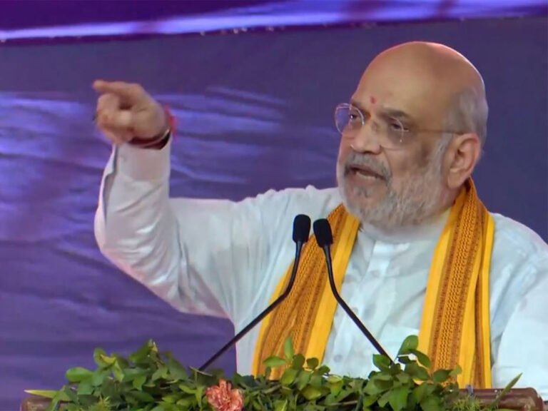 घुसपैठियों को खुद लौट जाना चाहिए : अमित शाह