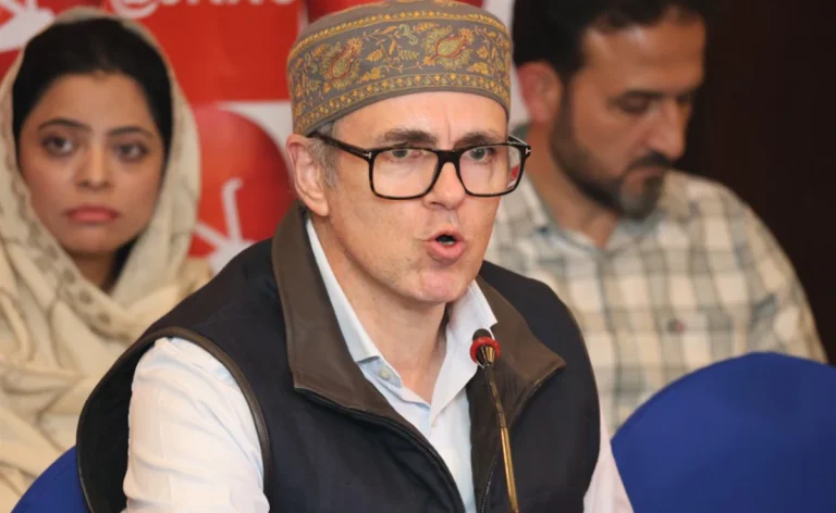 “SIR के जरिए हो रही है वोटों की चोरी” — सीएम उमर अब्दुल्ला का बड़ा आरोप, सियासत गरमाई