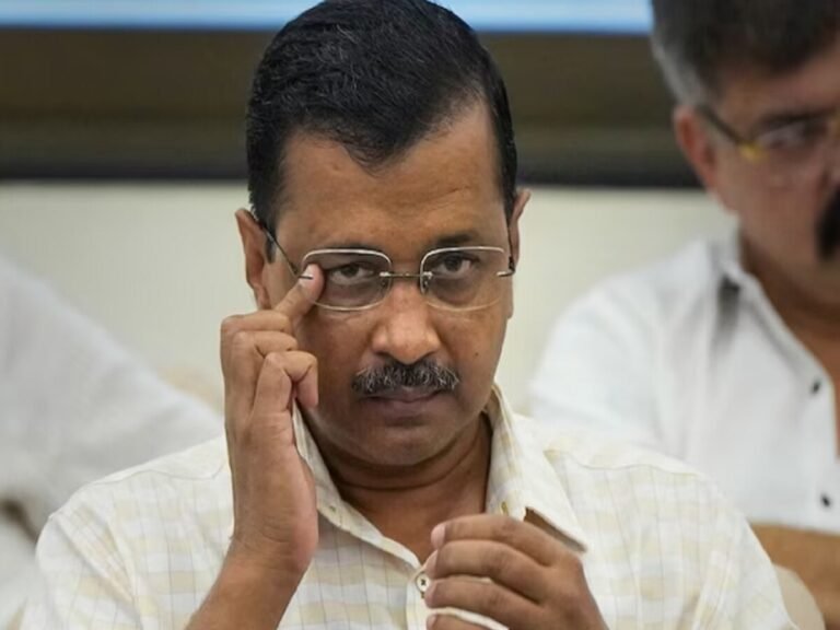 AAP में फिर बड़ी टूट! MCD में 13 पार्षद अलग, ‘इंद्रप्रस्थ विकास पार्टी’ बनाकर बढ़ाई केजरीवाल की मुश्किलें