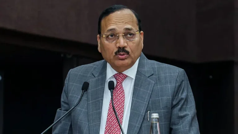 मैं इस तरह के व्यवहार को चुपचाप बर्दाश्त नहीं करूंगा… : शिवसेना विवाद पर नेताओं की बयानबाजी से नाराज हुए CJI सूर्यकांत