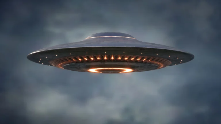 पेंटागन ने जारी किए UFO से जुड़े गुप्त रिकॉर्ड, चांद पर अंतरिक्ष यात्रियों के अनुभव भी आए सामने