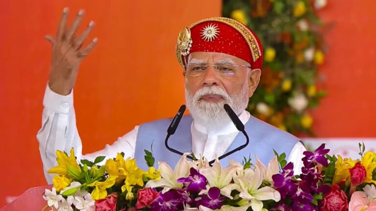 अराजकता फैलाकर राजनीतिक जमीन तलाश रही कांग्रेस: मोदी