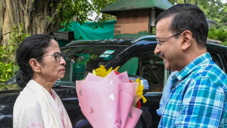 INDIA बैठक से पहले ममता-केजरीवाल की अहम मुलाकात, विपक्षी रणनीति पर हुई चर्चा