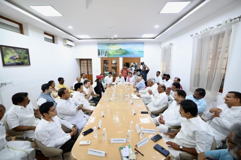 INDIA गठबंधन की एकता की परीक्षा 8 जून को, ममता और DMK की मौजूदगी पर टिकी निगाहें