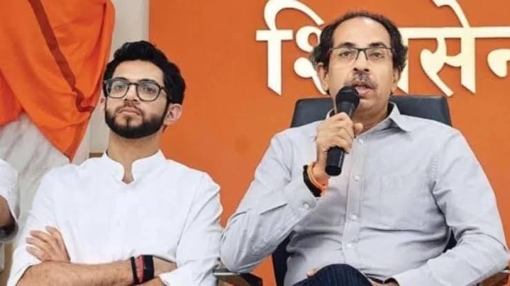 उद्धव ठाकरे को एक और बड़ा झटका: आदित्य के करीबी सचिन अहीर ने थामा शिंदे का हाथ