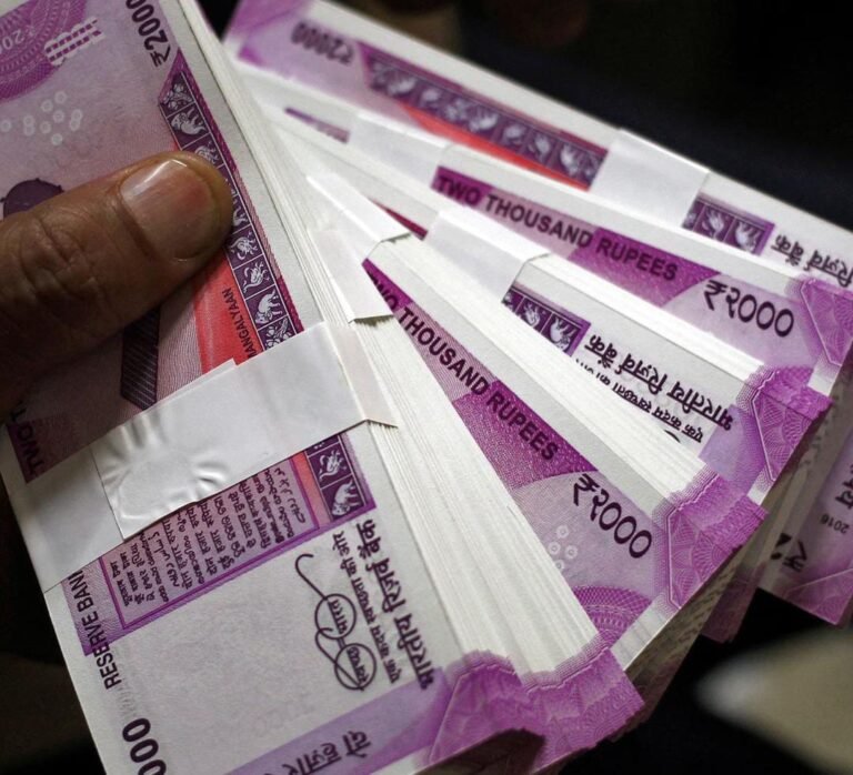 ₹2000 का नोट अब भी वैध, RBI ने बताया कैसे बदलें या खाते में जमा करें
