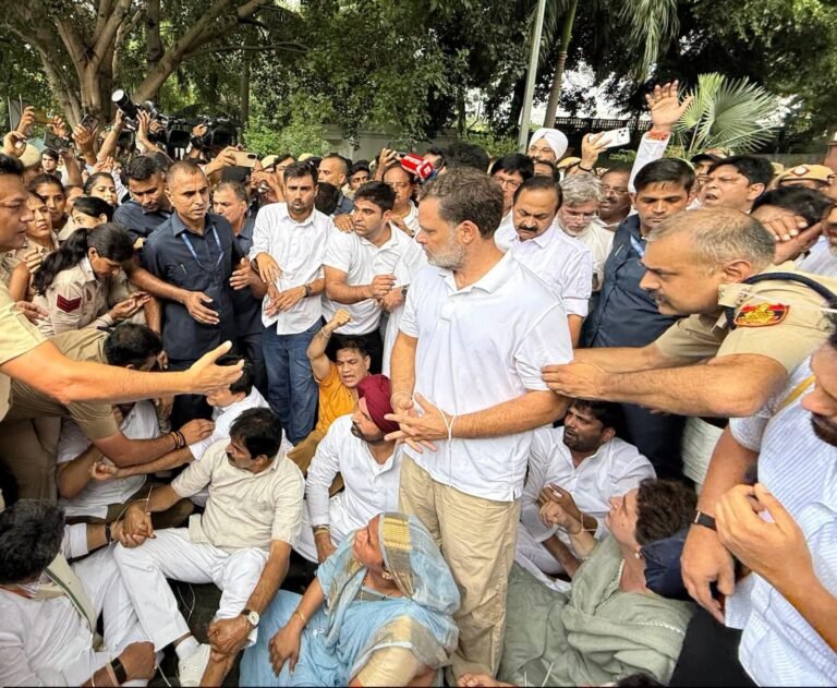 जंतर-मंतर पर फिर उमड़ा जनसैलाब, राहुल गांधी पीएम आवास के बाहर धरने पर; वांगचुक को मेडांटा ले जाने की मंजूरी