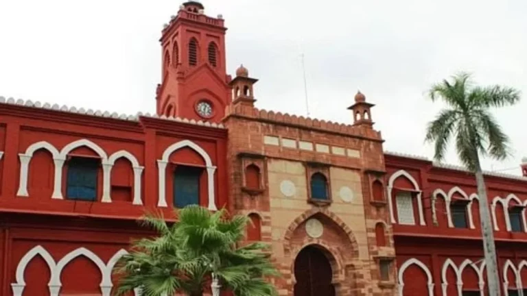 AMU सिर्फ एक विश्वविद्यालय नहीं, बल्कि संविधान की परीक्षा है
