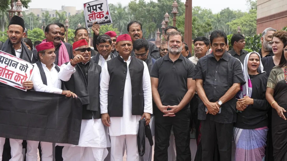 संसद में तीसरे दिन भी गतिरोध बरकरार, सरकार चर्चा को तैयार; विपक्ष बोला- पहले धर्मेंद्र प्रधान इस्तीफा दें