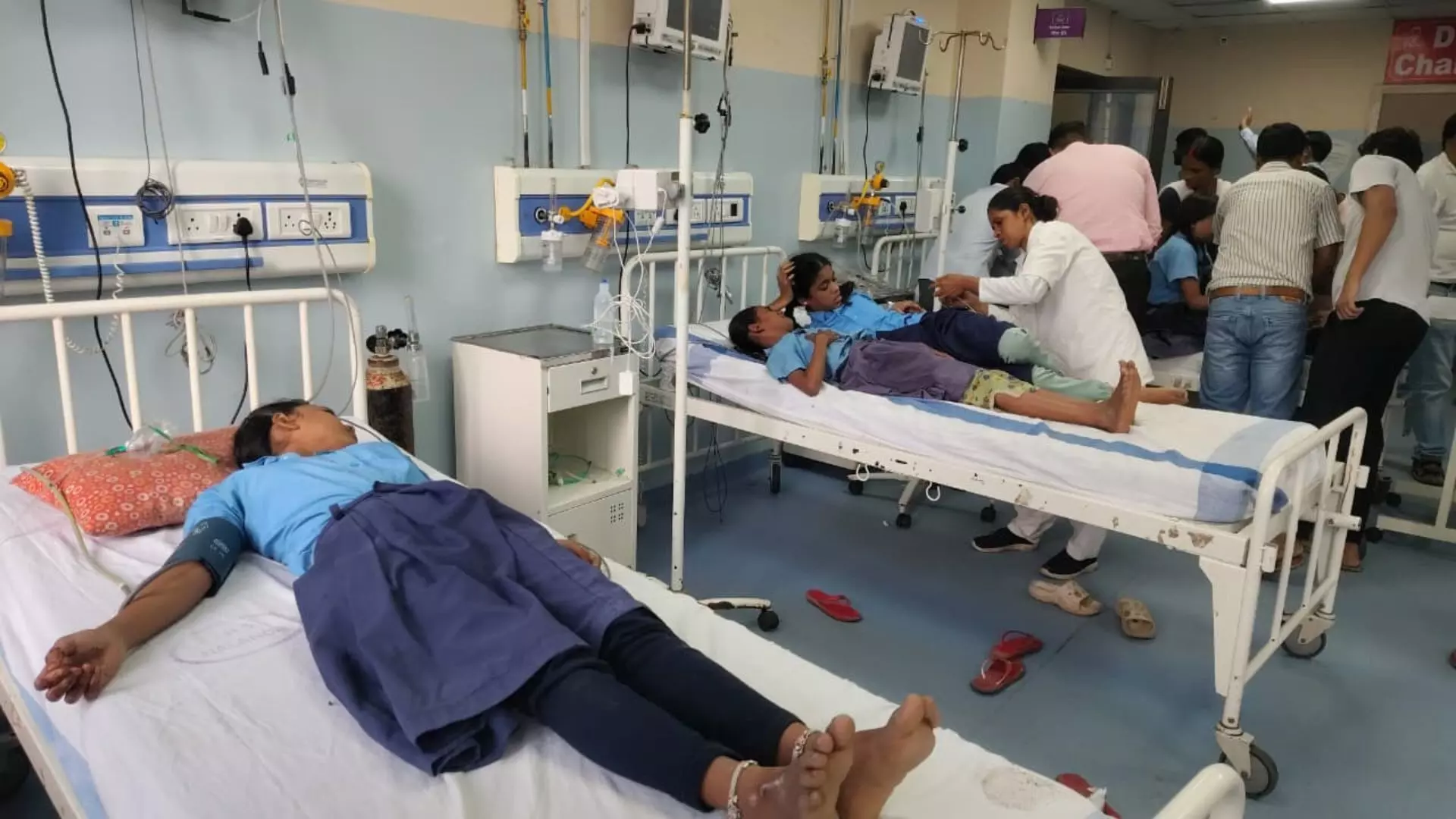 बिहार के स्कूल में मिड-डे मील पर बड़ा सवाल, नमक की जगह डिटर्जेंट मिलने का आरोप; 34 बच्चे बीमार