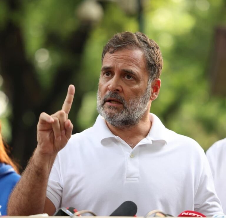 राहुल गांधी की ‘छात्रों की गूंज’ से आखिर किसे डर? कोटा-देहरादून के बाद प्रयागराज में भी मैदान की अनुमति रद्द; पेपर लीक, बेरोजगारी और NEET पर युवाओं की आवाज रोकने का आरोप
