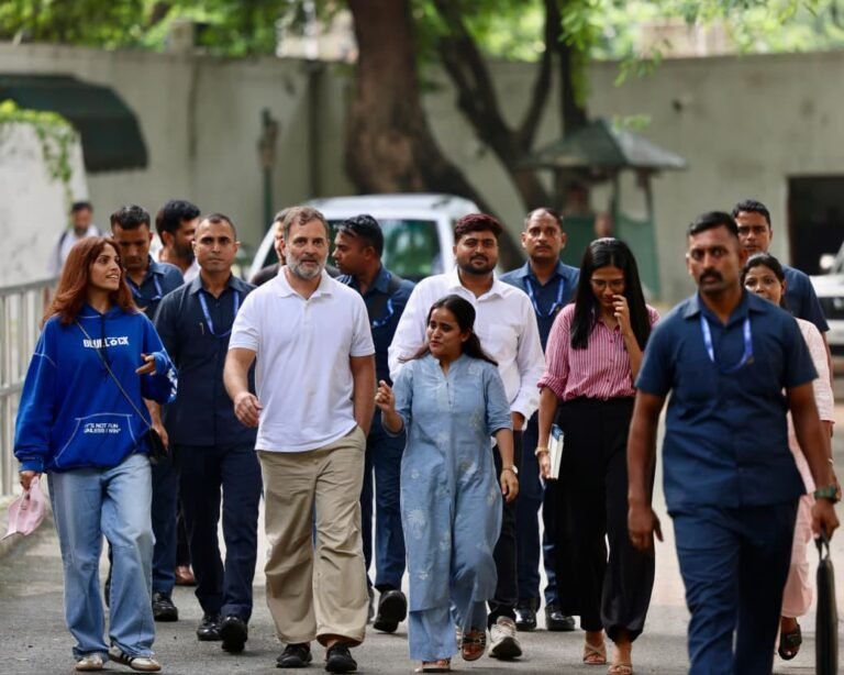 WATCH VIDEO — राहुल गांधी के साथ प्रेस कॉन्फ्रेंस में छात्रों ने खोली 20 जुलाई की ‘पूरी कहानी’—लाठीचार्ज, पैलेट गन, हिरासत से लेकर महिला प्रदर्शनकारियों से कथित बदसलूकी तक लगाए गंभीर आरोप; वीडियो में देखें युवाओं ने क्या-क्या कहा