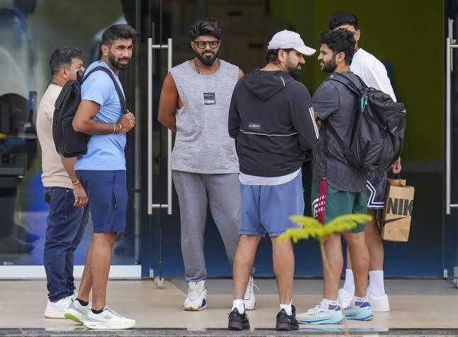 टीम इंडिया की फिटनेस व्यवस्था पर बड़े सवाल: हर्षित को 97 किलो में मिली मंजूरी, फिर ‘ओवरवेट’ बताकर लौटाया; सिराज को अचानक नए टेस्ट से गुजरना पड़ा, बुमराह की वापसी भी अटकी