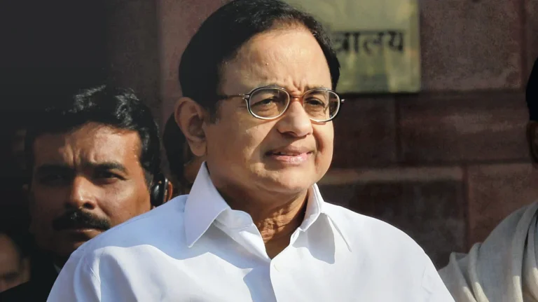 ‘दिमागी नक्सल’ पर चिदंबरम का पलटवार—असहमति पर सवाल या लोकतंत्र पर पहरा?