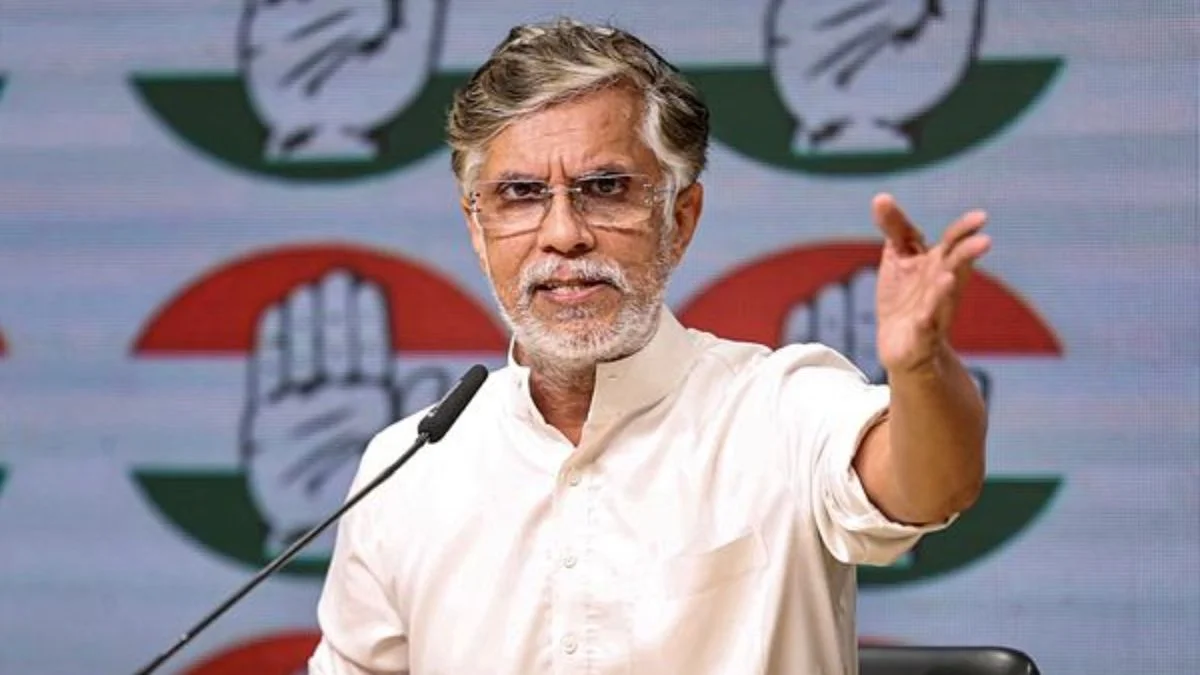 ‘साधु के वस्त्र चंदा चोरी में पहने जाएं तो अपमान नहीं, व्यंग्य में पहने तो पाप?’ पवन खेड़ा का बीजेपी पर हमला