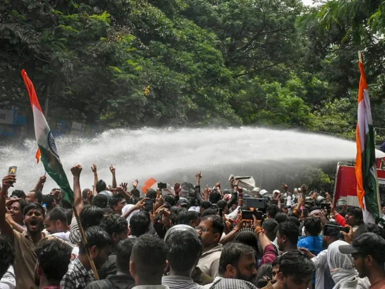 झारखंड में छात्रों पर लाठीचार्ज से उबाल: नौकरी मांगने निकले युवाओं पर क्यों बरसी पुलिस?