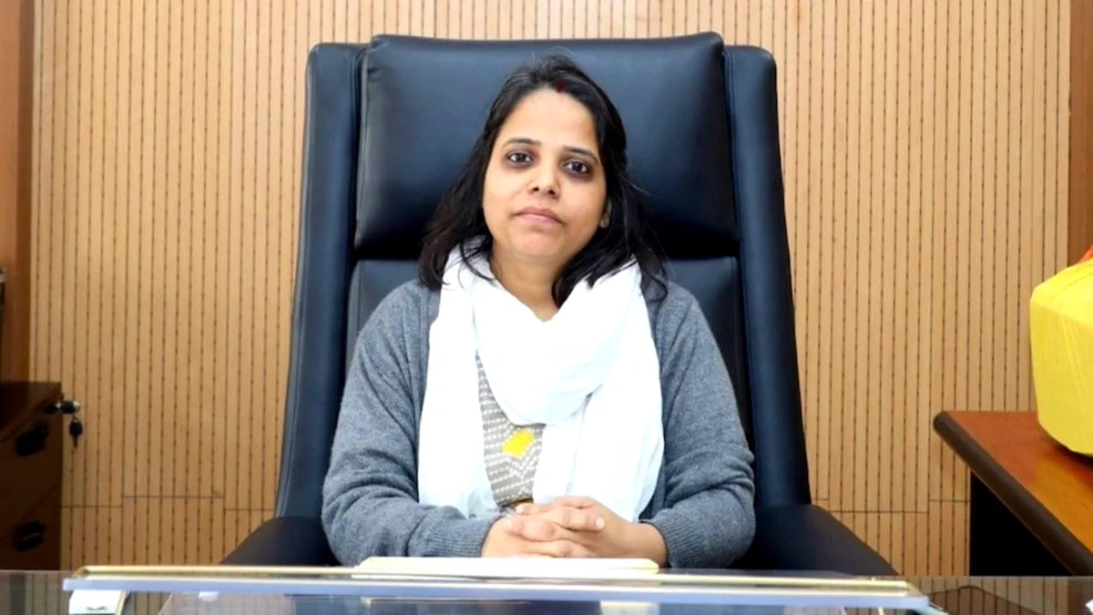 एक साल में चौथी बार तबादला! MP की IAS अफसर बोलीं—“मैं आसान निशाना बन गई हूं”