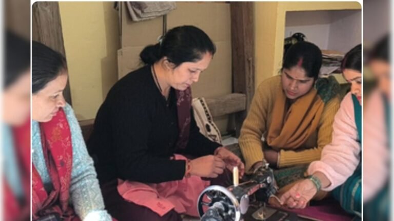 हुनर से आत्मनिर्भरता की ओर बढ़े कदम, महिलाओं को मिला सिलाई कौशल और अधिकारों का ज्ञान