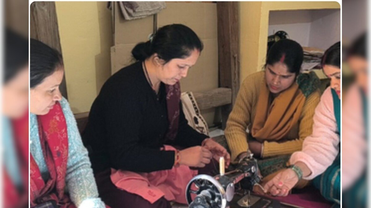 हुनर से आत्मनिर्भरता की ओर बढ़े कदम, महिलाओं को मिला सिलाई कौशल और अधिकारों का ज्ञान