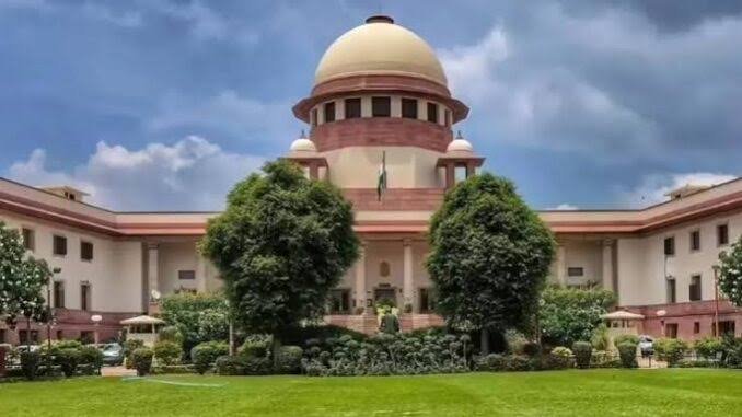 NEET प्रदर्शनकारियों पर दर्ज 13 FIR पर सुप्रीम कोर्ट में सुनवाई, दिल्ली पुलिस की याचिका पर आज फैसला संभव