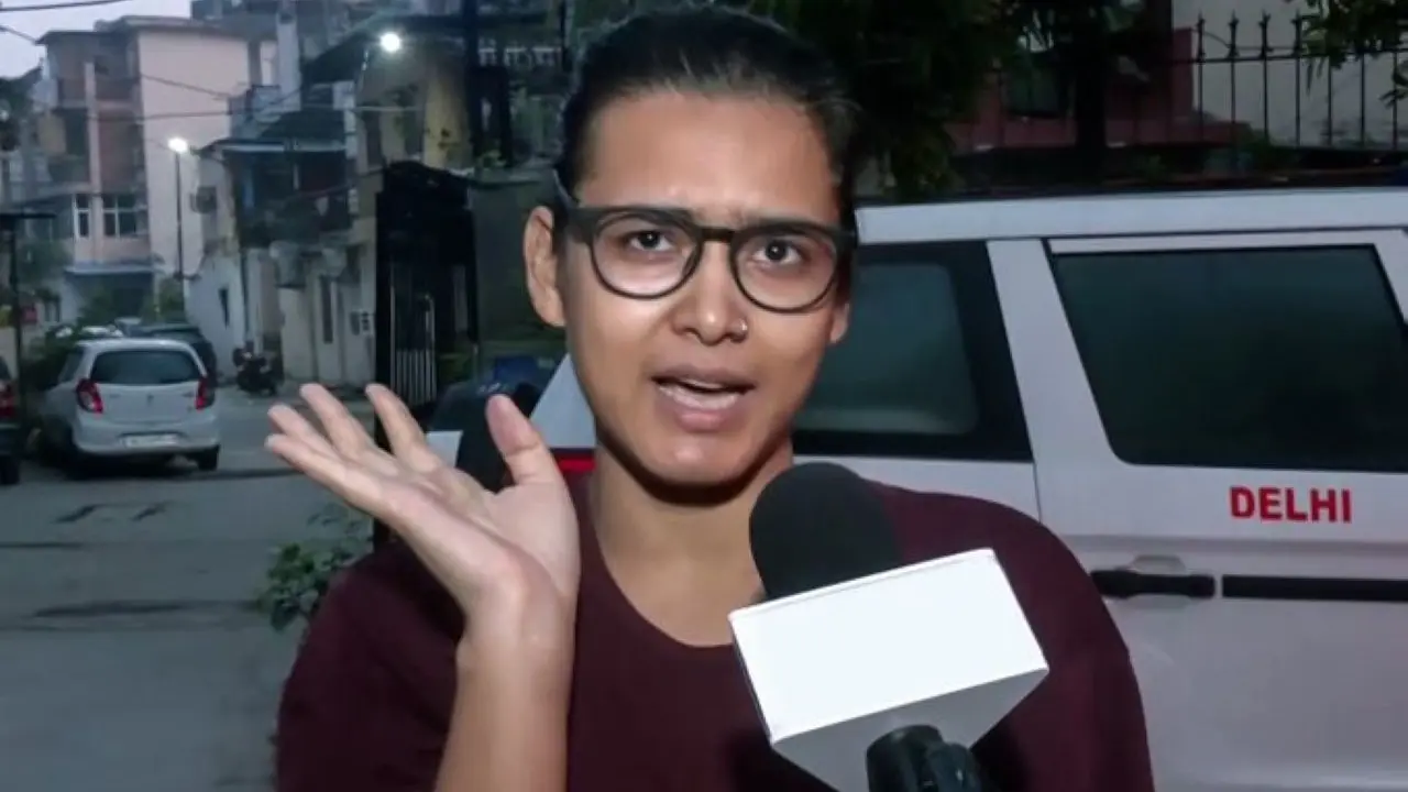 शांति बनाए रखने के नोटिस को नेहा बोरा ने हाईकोर्ट में दी चुनौती